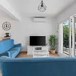 Fox Villa *